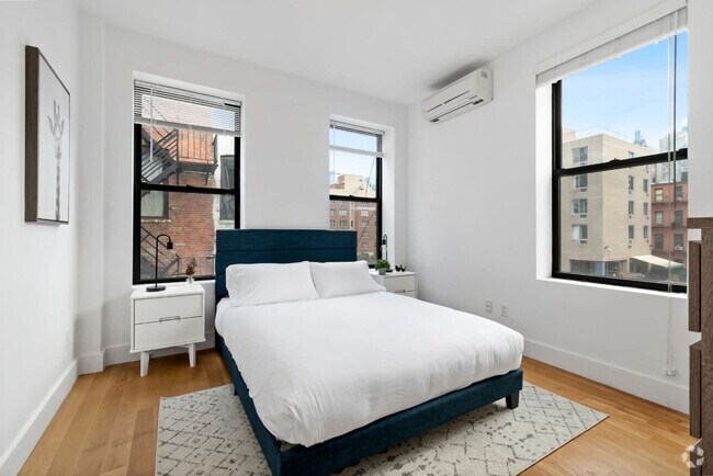 Building Photo - 517 W 45th St