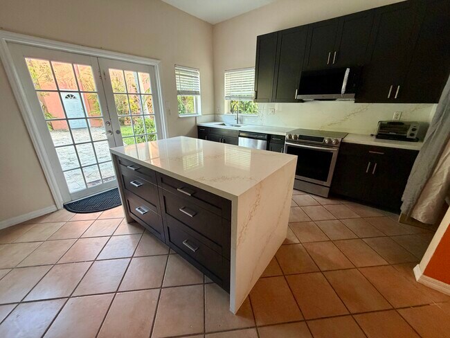Foto del edificio - 6740 SW 52nd St