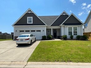 Building Photo - 1541 Eastbourne Dr