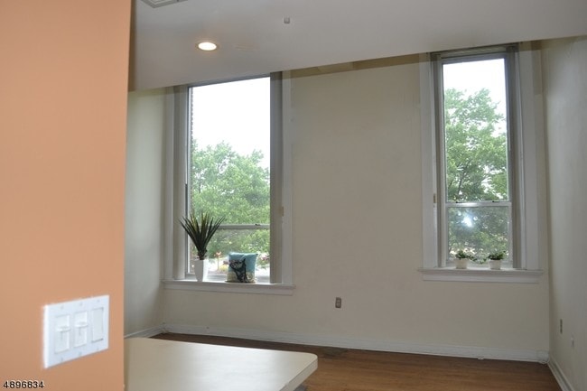 Building Photo - 15 Glenridge Ave