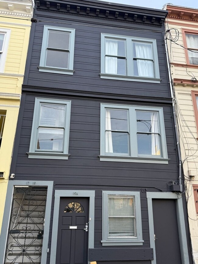 Photo - 202 (17-19 Card Aly) Apartment