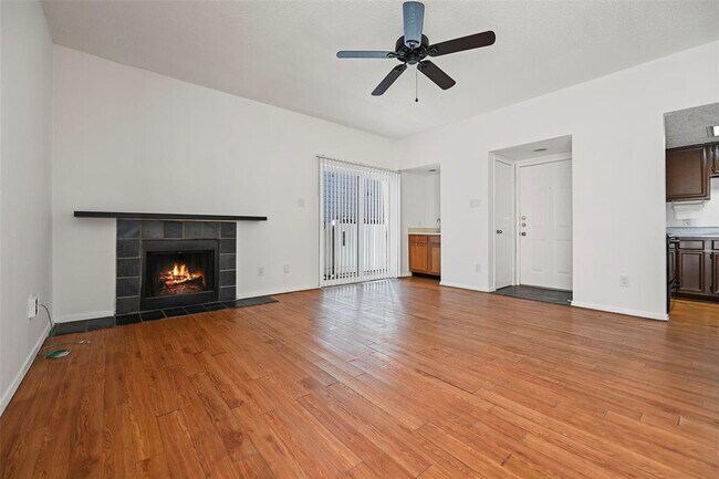Building Photo - 3756 Tanglewilde St