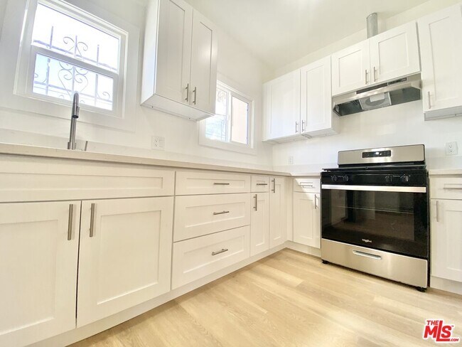 Foto del edificio - 1806 W 36th St