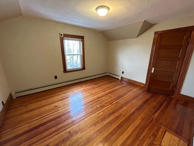 Building Photo - 86 Medford St