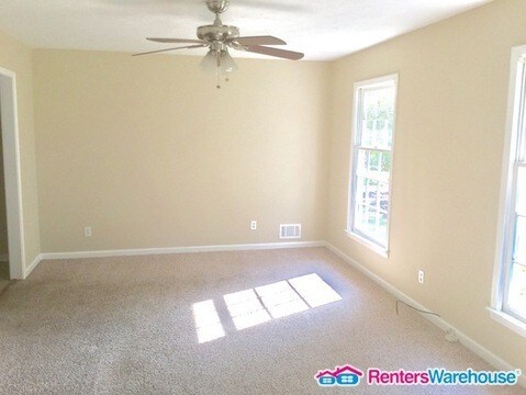 Foto del edificio - 9226 Carlton Trail NW