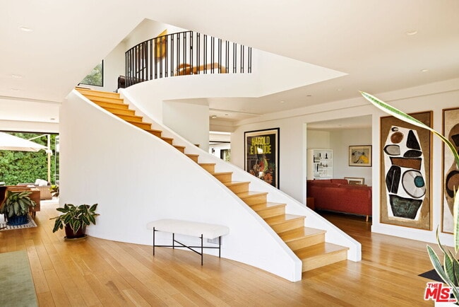 Building Photo - 4301 Cromwell Ave