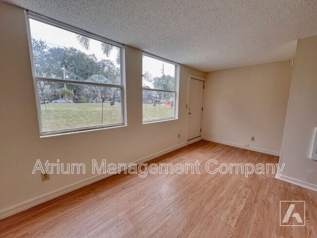 Building Photo - 317 Harwood St