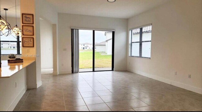 Foto del edificio - 5736 Cassidy Ln