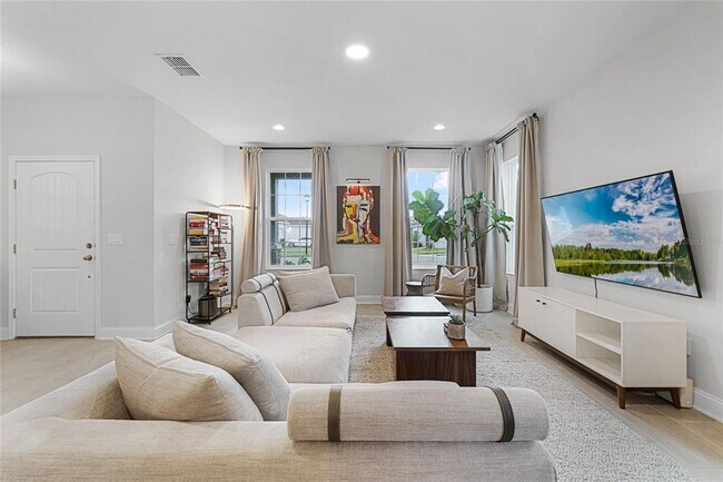 Foto del edificio - 734 Rivington Ave