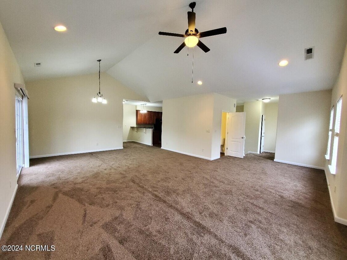 1102 Raven Way, Elizabeth City, NC 27909 Condo for Rent in Elizabeth