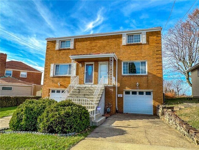 Building Photo - 105 Roswin Dr