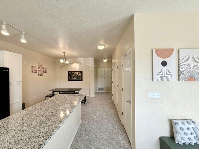 Foto del edificio - 9434 Ashbury Cir