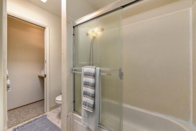 Building Photo - 1122 J St