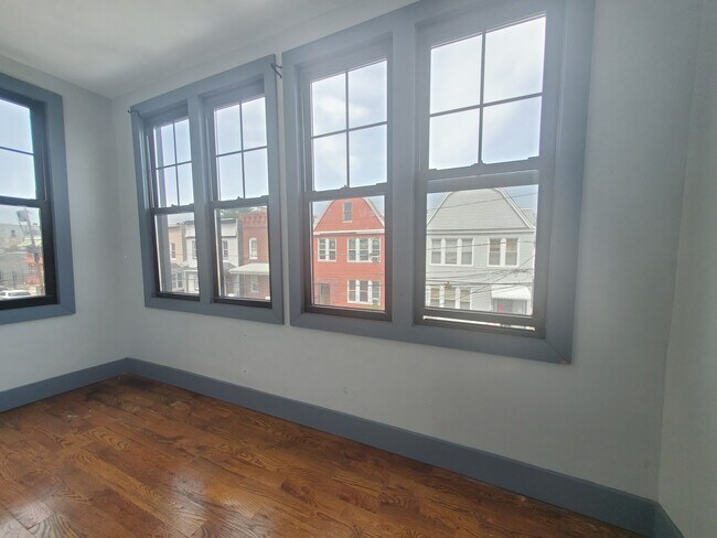 Foto del edificio - 137 Myrtle Ave