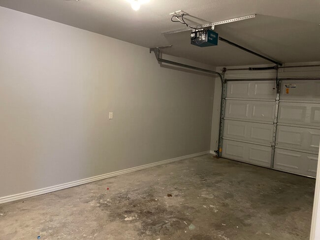 Building Photo - Graystone Duplexes