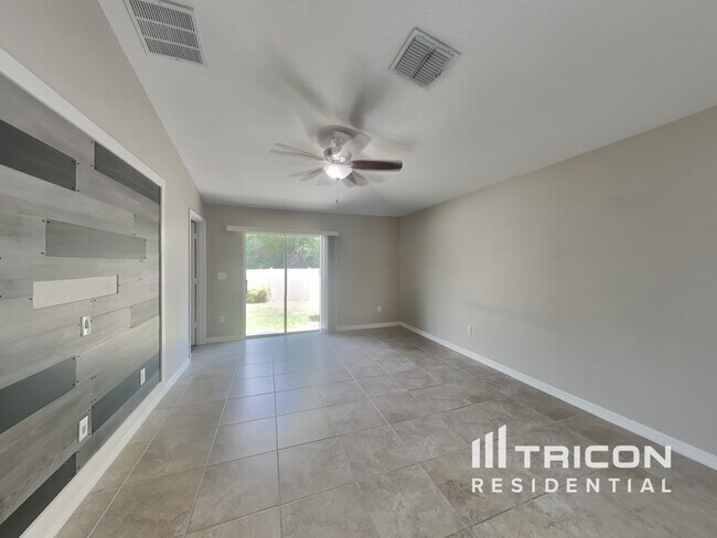 Building Photo - 17033 Peaceful Valley Drive Wimauma FL