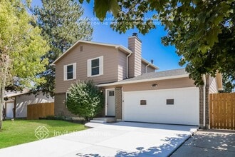 Building Photo - 10729 Owens St