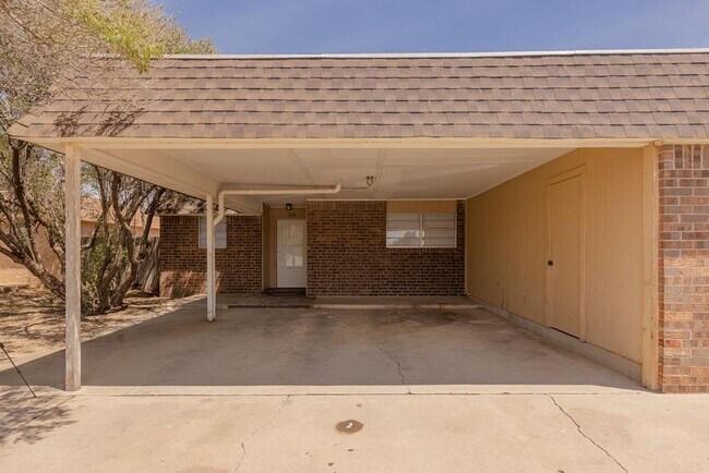 Foto del edificio - 1328 Tanglewood Ln