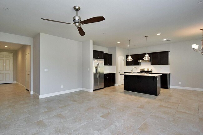 Building Photo - 3 br, 2 bath House - 3404 Carson Ave