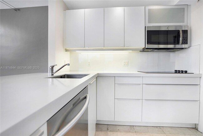 Foto del edificio - 7735 Abbott Ave