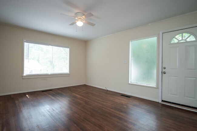Building Photo - 175 Habersham Way