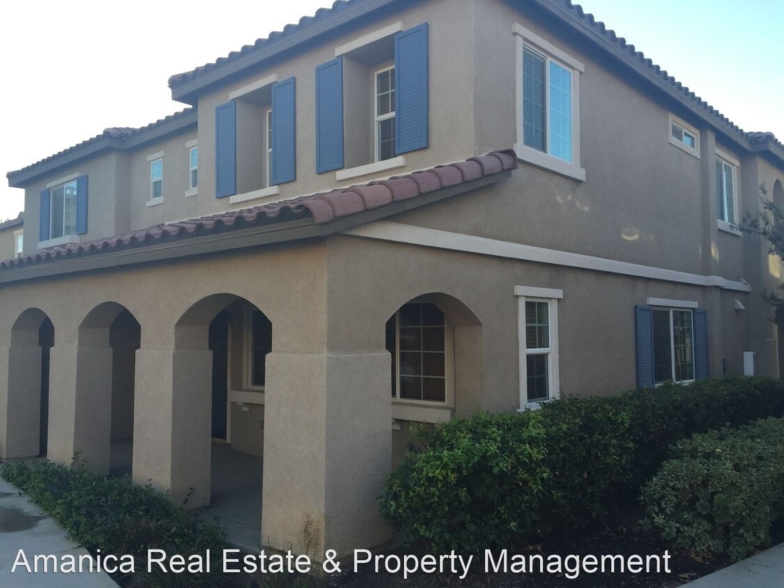 Primary Photo - 2 br, 2.5 bath House - 15661 Lasselle St #83