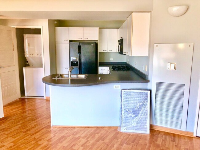 Foto del edificio - 1720 Maple Ave