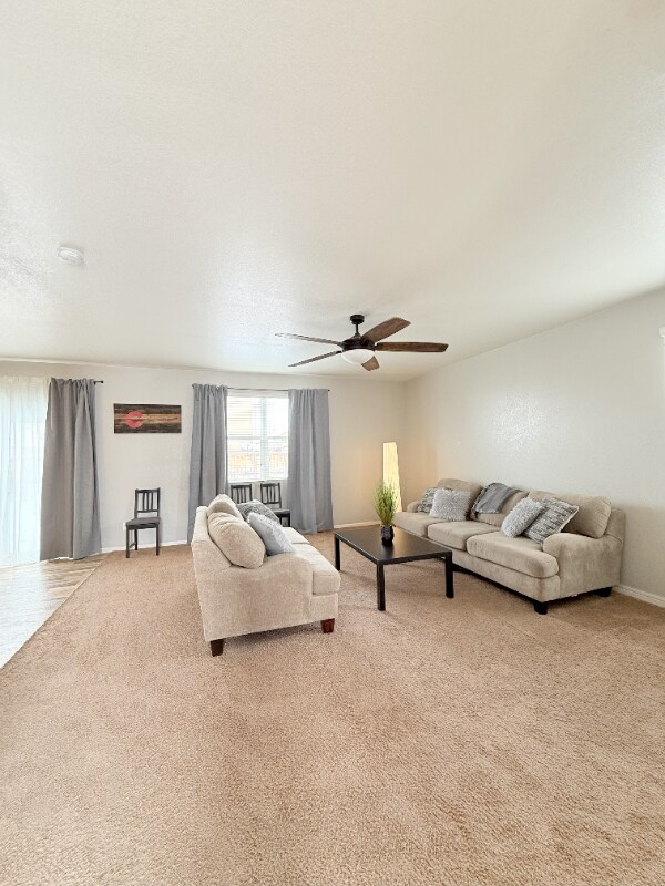 Foto del edificio - 3634 Daylily St