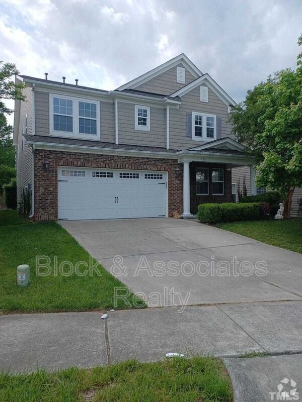 Carolina Preserve at Amberly Apartments for Rent with a Living Room