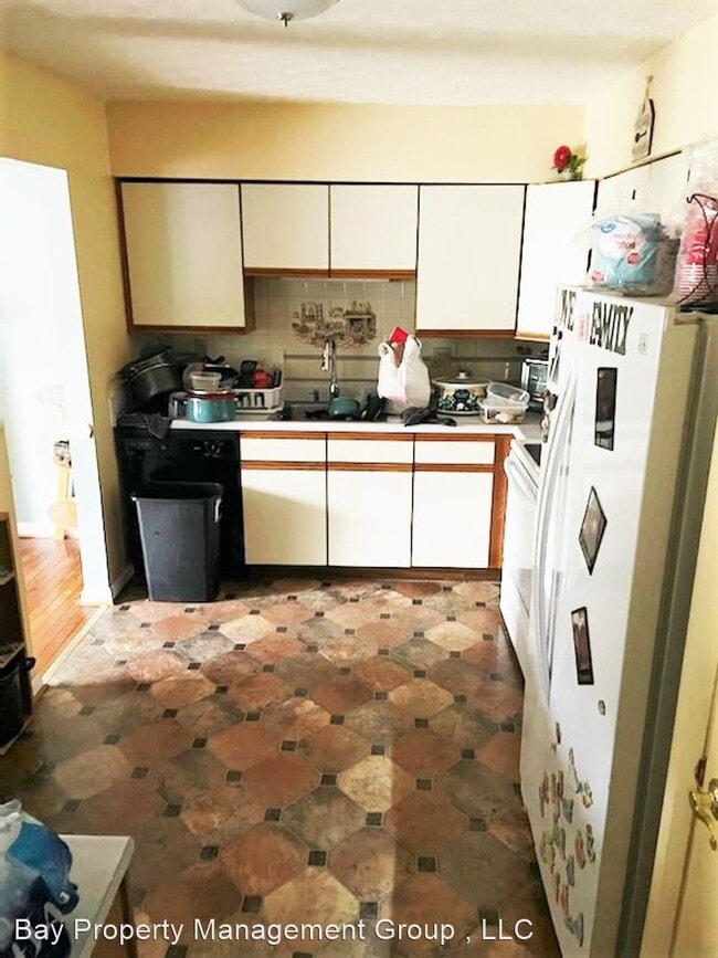 Building Photo - 3 br, 1.5 bath House - 188 Farm Rd