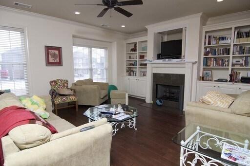 Foto del edificio - 70 Old Taylor Road