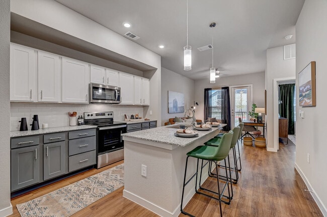 Building Photo - Ascend at the Parkway