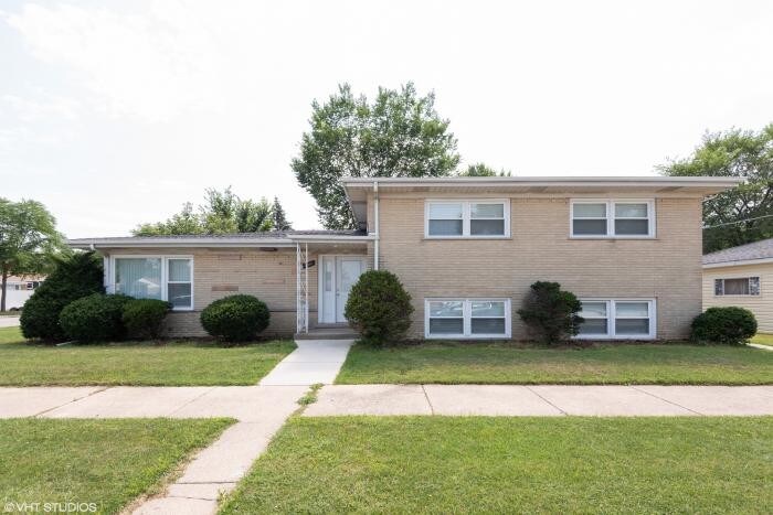 Primary Photo - 3 bedroom in Skokie IL 60076