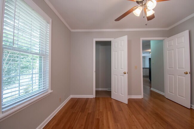Building Photo - (Pictures Coming Soon) Hidden Gem 2 Bed, 1...
