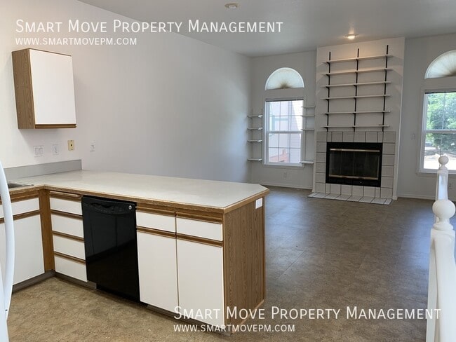 Building Photo - 222 Straughan-
