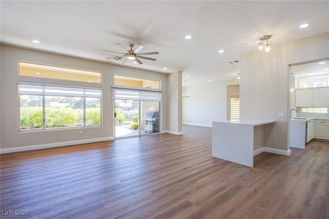 Foto del edificio - 2660 Crown Ridge Dr