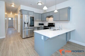 Building Photo - 34 W Silver Springs Dr