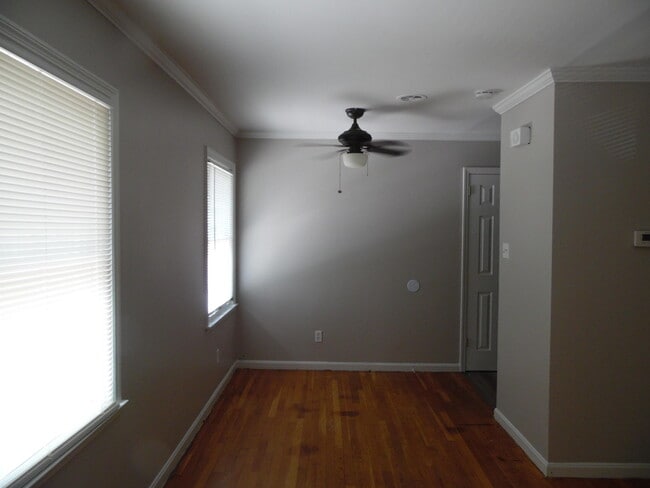 Foto del edificio - 2157 Cypress Dr