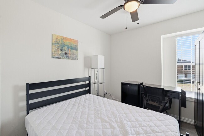 Foto del edificio - 1619 Collin Dr