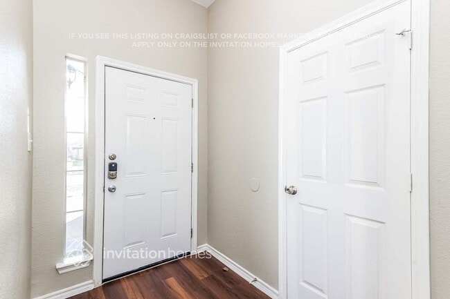 Foto del edificio - 8175 Spruce Valley Dr