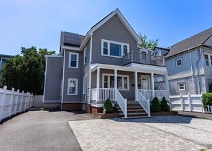 Building Photo - 29 Dolphin Ave