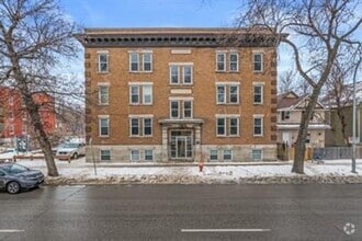 Building Photo - 677 Maryland St