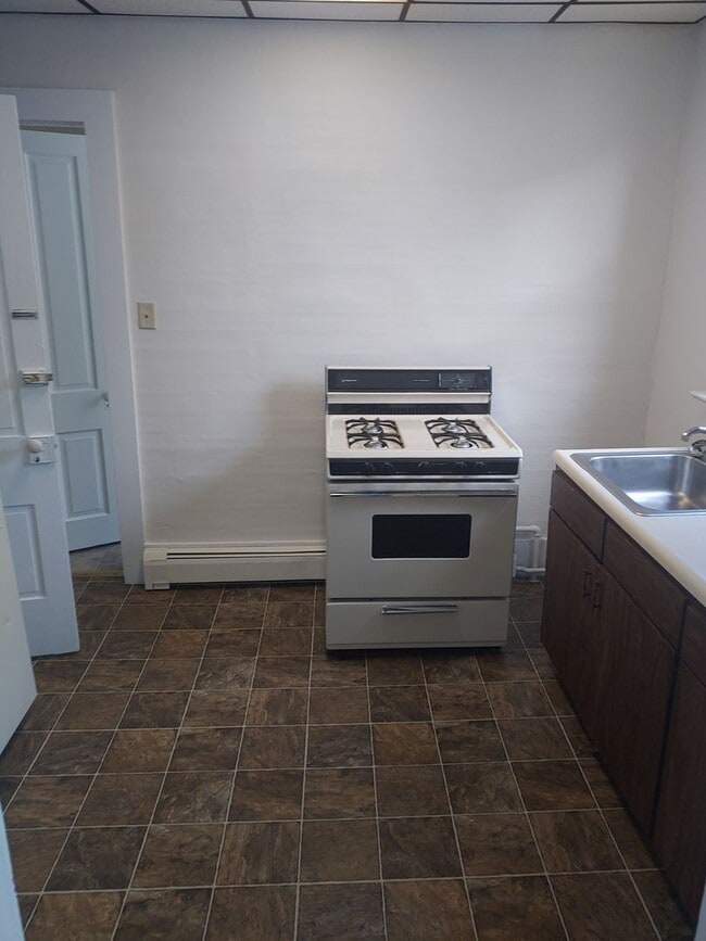 Building Photo - 60 N Main St