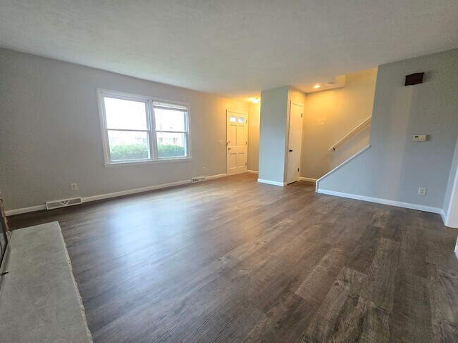 Foto del edificio - 306 Robinhood Ln
