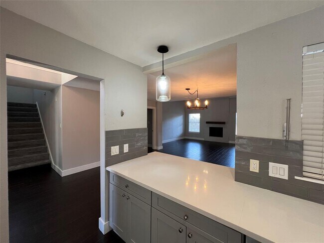 Building Photo - 5302 Prairie Creek Dr