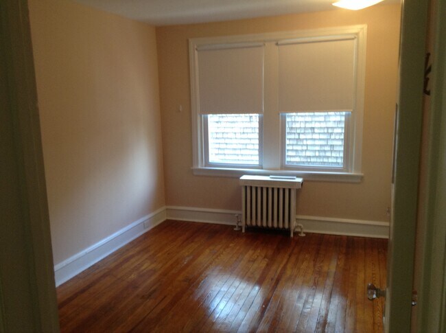 Bedroom - 14 S Merion Ave