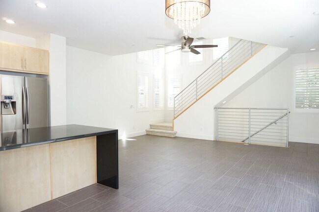 Building Photo - Upgraded 2B/2.5BA townhouse at Civita Comm...