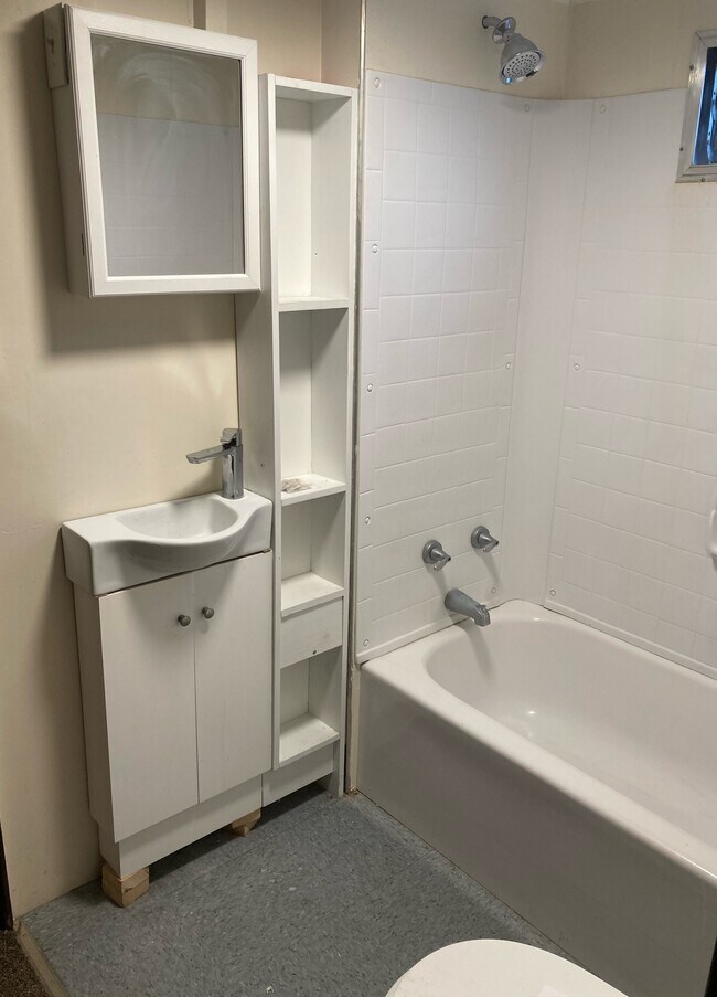 Foto del edificio - 2006 E Prospect Rd