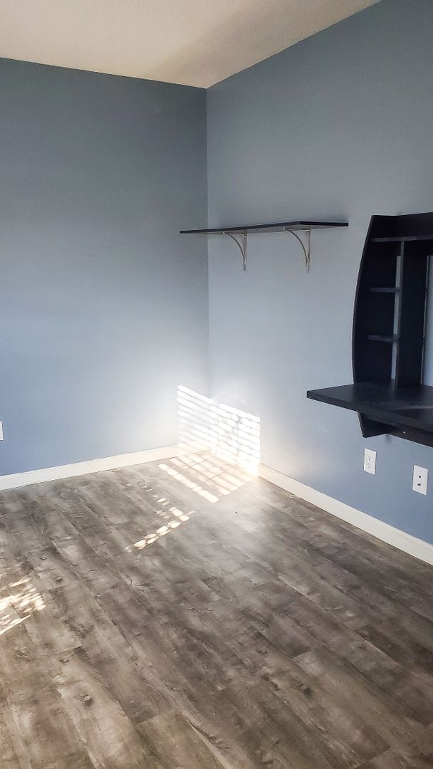 Building Photo - Welch