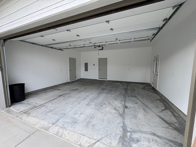 Building Photo - 611 Companion Wy